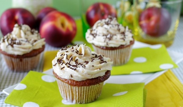 Tự học cách làm cupcake phô mai trái cây thơm ngon